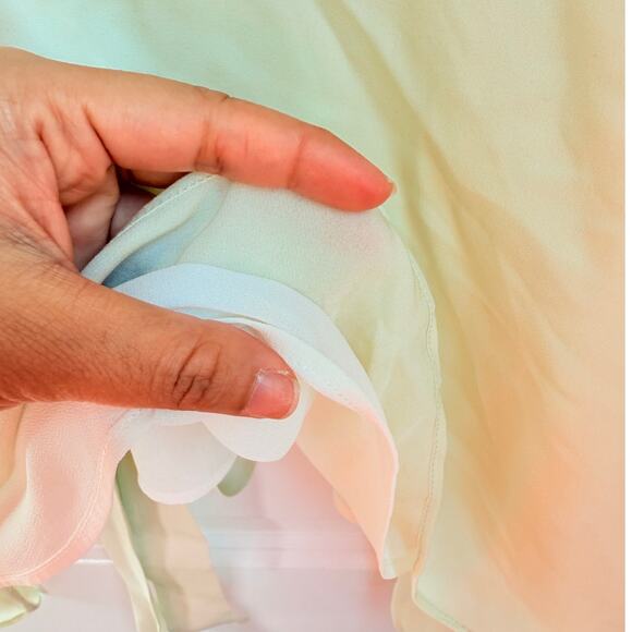 Stone Cold Fox 100% Silk Sage Beverly Blouse Size 1 Bell Sleeve Feminine Chic‎ - Picture 7 of 12